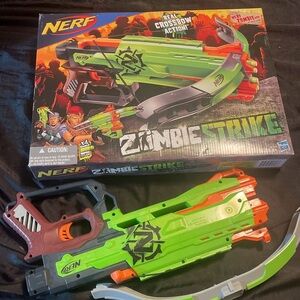 NERF Zombie Strike Crossbow - Green and Brown